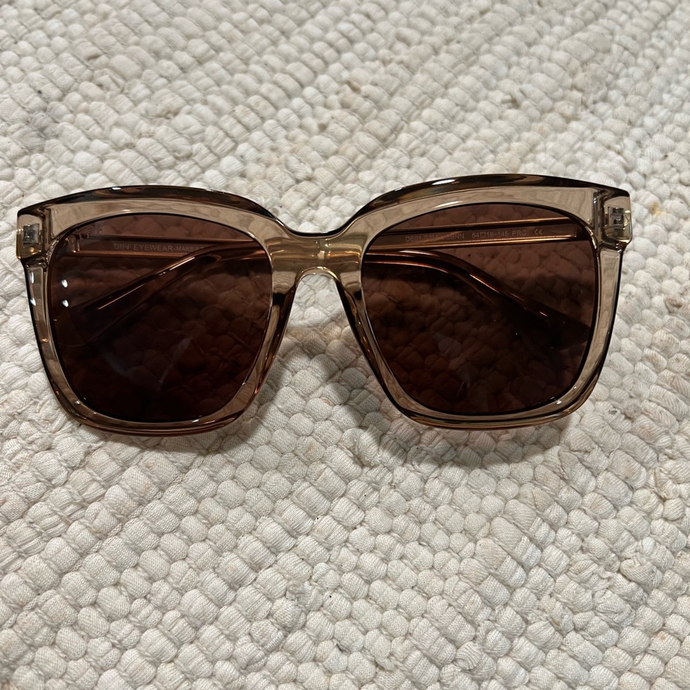 Diff neutral sunglasses